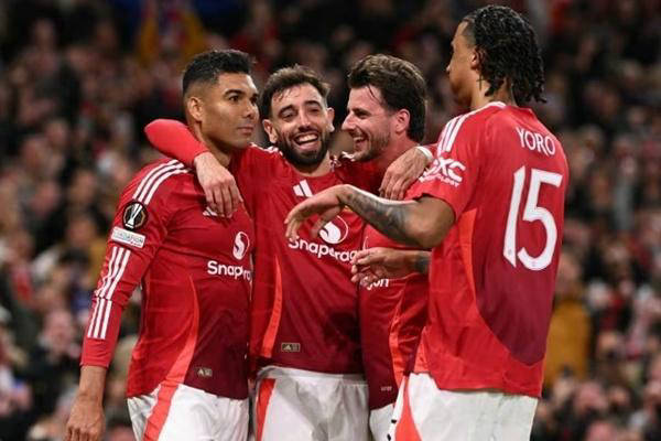 英超闪耀夜：7-1血洗西甲4队，三队挺进欧战决赛，锁定一冠佳绩